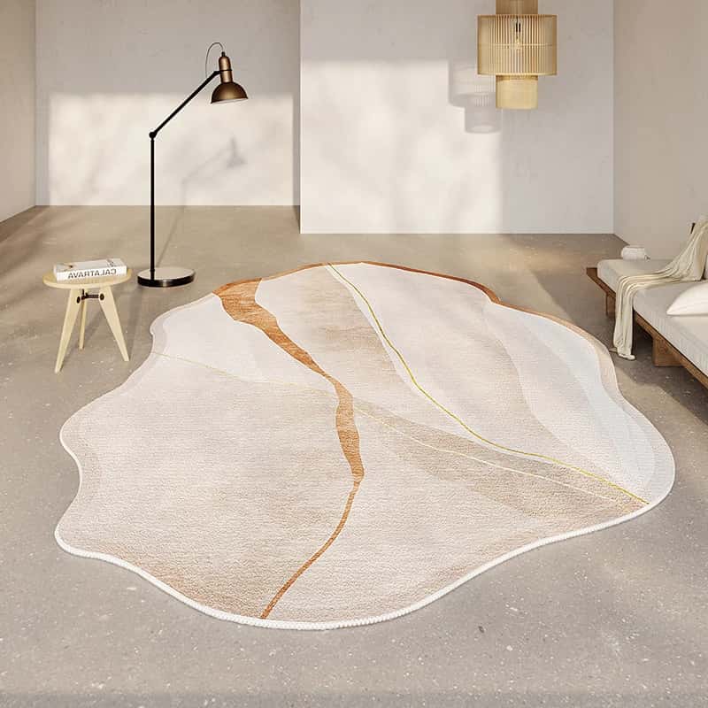 Tapis original à forme irrégulière, design artistique, tons modernes, idéal pour un salon ou une chambre.