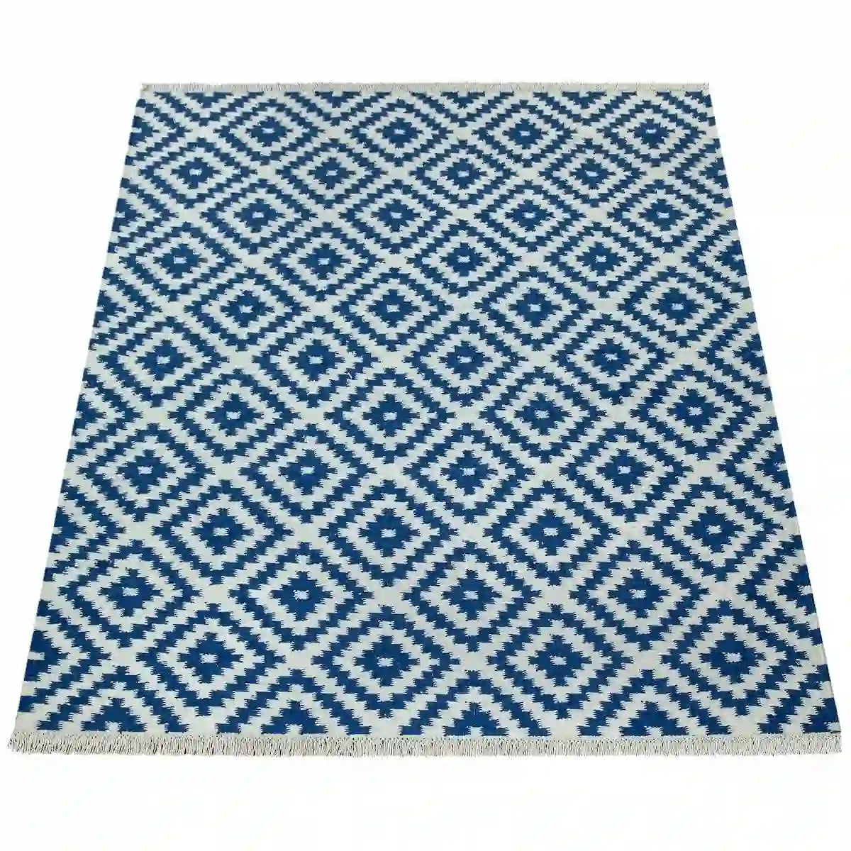Tapis Scandinave Faza Bleu sur fond blanc