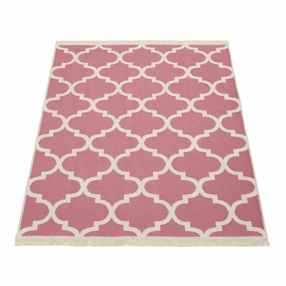 Tapis Oriental Royaliz Réversible rose seconde face sur fond blanc.