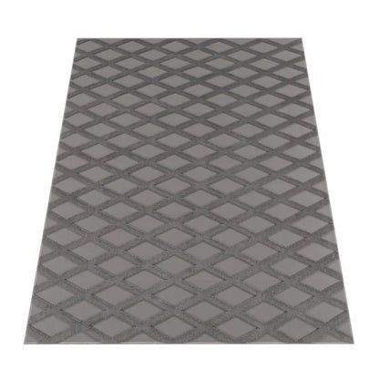 Tapis Scandinave Nova Anthracite sur fond blanc