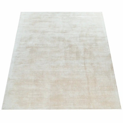 Tapis Uni Manita sur fond blanc