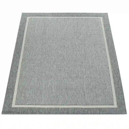 Tapis Uni Notuva sur fond blanc