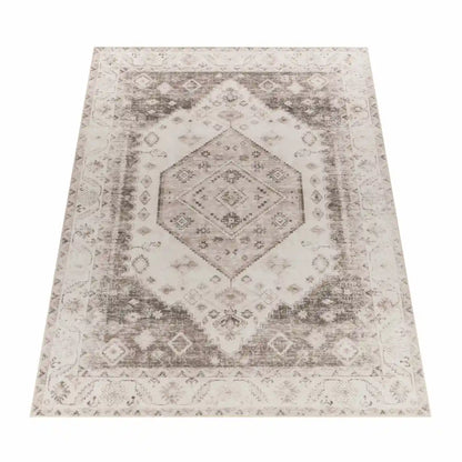 Tapis Vintage Essao Beige sur fond blanc
